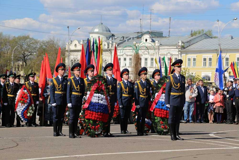 Церемония возложения венков и цветов  к мемориалу «Вечный огонь славы» прошла в Вологде